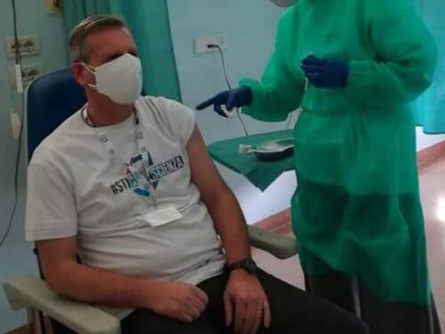 Covid, 39enne bresciana no vax muore in ospedale: grave la madre