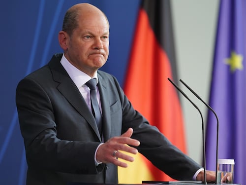 "Devo evitare la terza guerra mondiale”: la svolta “pacifista” di Berlino