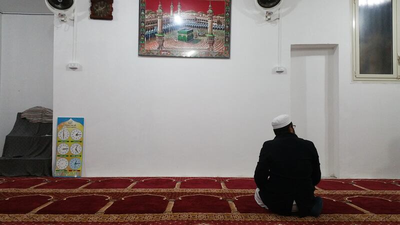 Continua la protesta dei musulmani contro la chiusura delle moschee 11