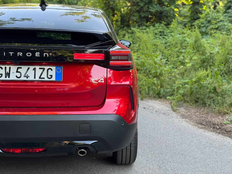 Citroen C4 2025: guarda la gallery dell'ibrida mild da 145 CV 9