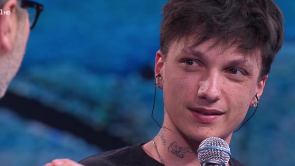 Ultimo: "Ho stretto la mano a Vasco, ma non ho voluto conoscerlo"