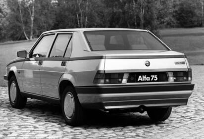 Alfa 75: guarda la gallery 17