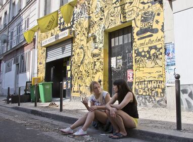 Parigi, a fuoco la sede francese delle Femen 3