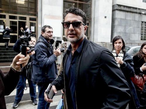 Fabrizio Corona denunciato a Milano dopo l’inseguimento dei carabinieri: era senza patente, auto sequestrata