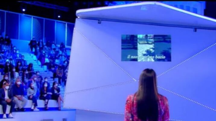 "Vorrei respirare...". A C'è Posta per te busta chiusa in faccia