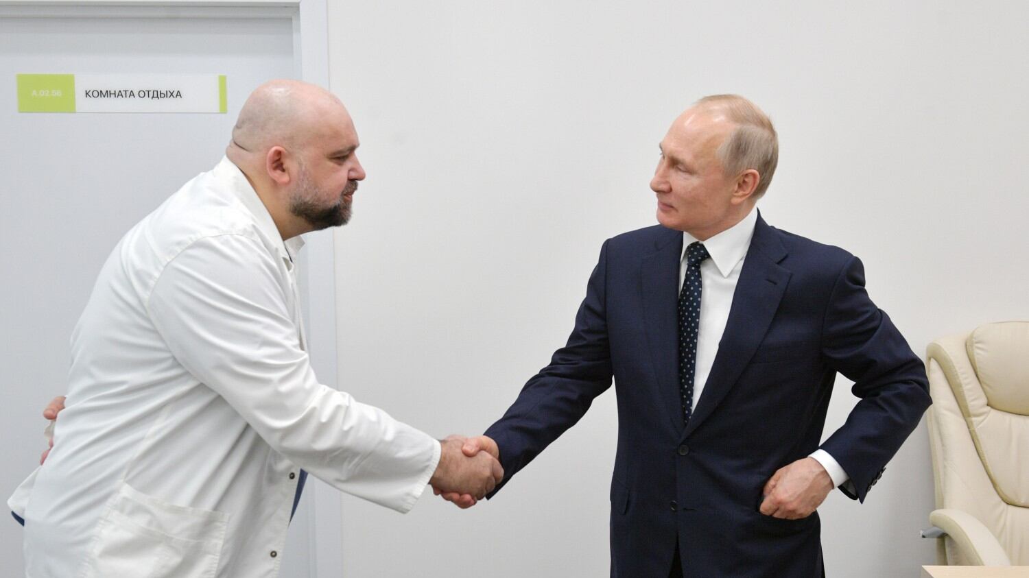 Putin accerchiato dal virus. Il portavoce è in ospedale