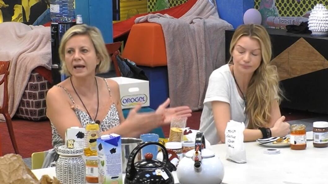 Antonella Elia sbotta contro Licia: "Sei una stron*a vera"