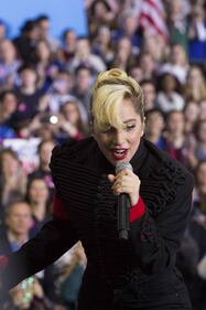Lady Gaga per Hillary Clinton e le proteste negli Usa 1