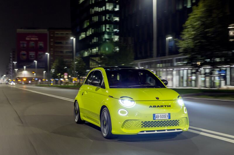 Abarth 500e 10