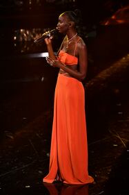 Look e stravaganze sul palco dell'Ariston 3