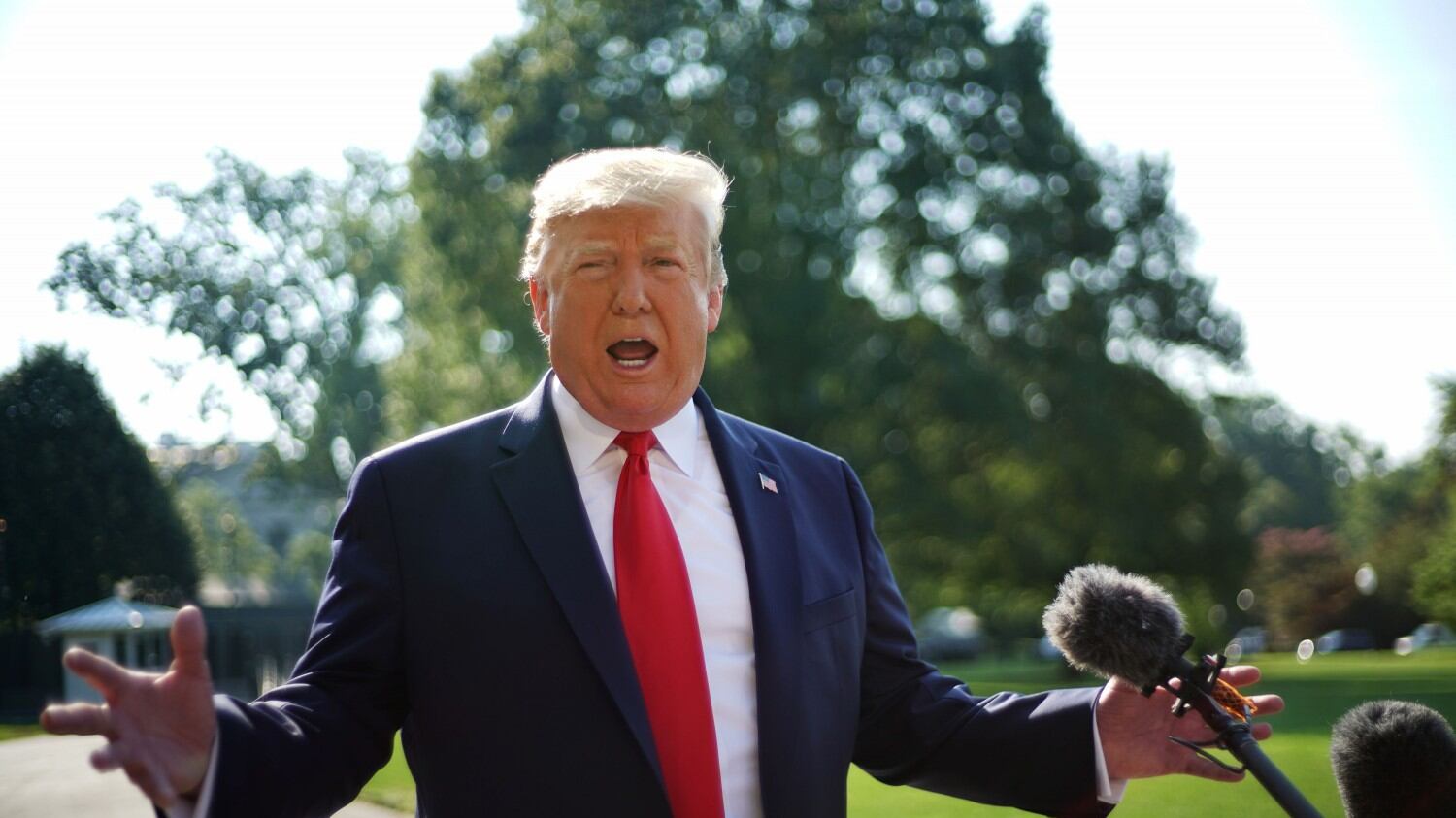 Trump accusa Macron: “Non si intrometta sull'Iran”