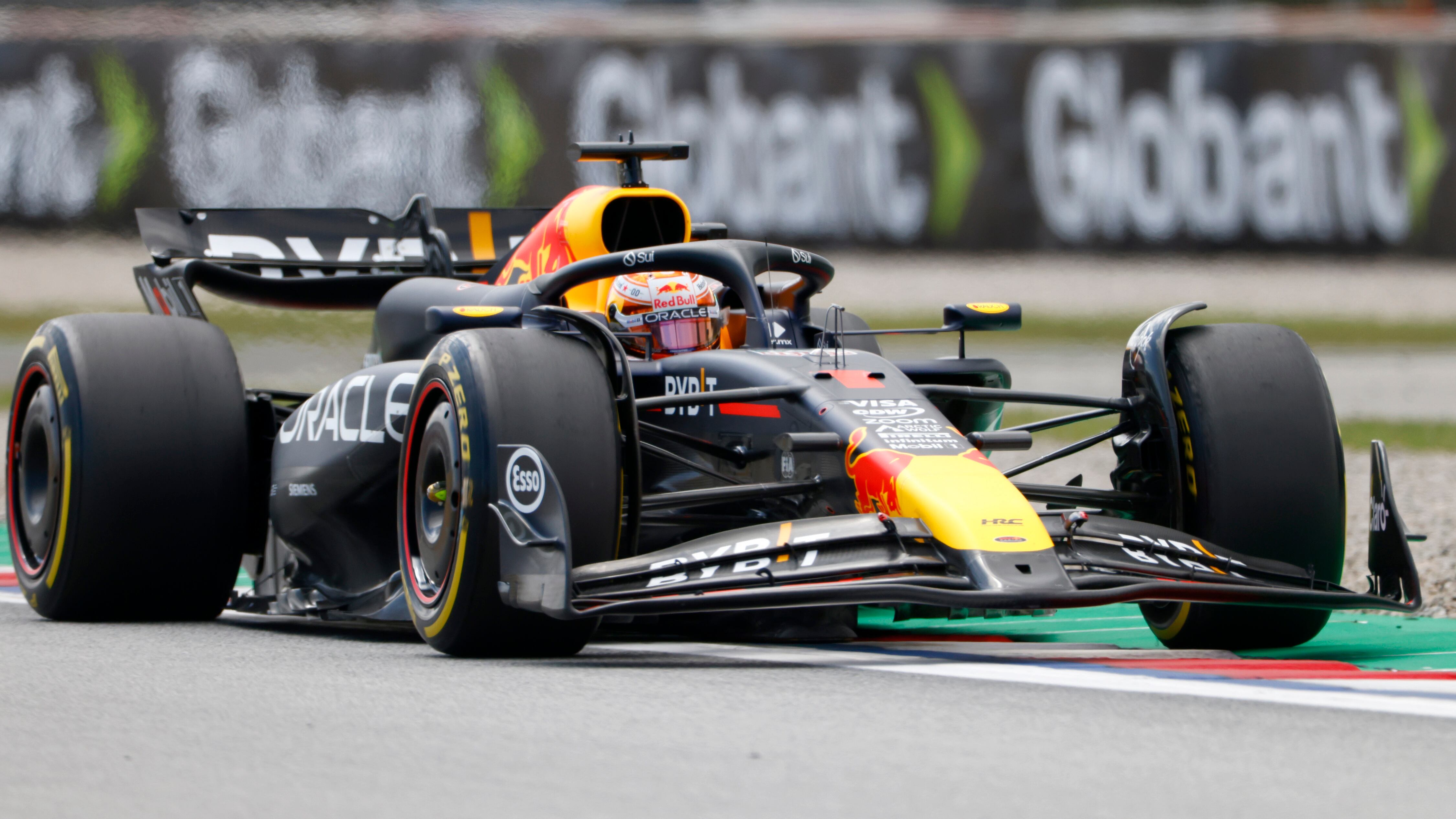 F1, a Barcellona vince ancora il cannibale Verstappen su Norris. Leclerc quinto