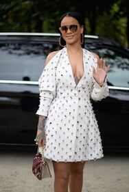 Rihanna alla sfilata di Christian Dior 14
