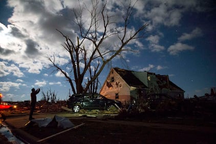 Gli Stati Uniti spazzati via dalla furia dei tornado 3