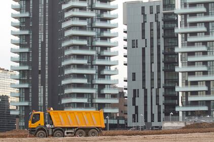 Il campo di grano ​spunta a Porta Nuova 8