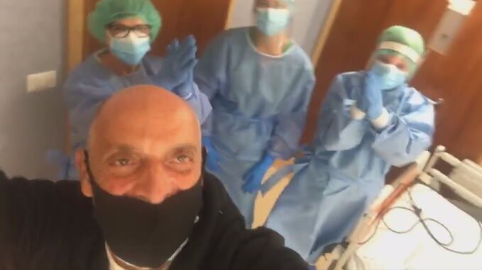 Gf Vip, Paolo Brosio è guarito dal Covid: "Sono pronto a entrare nella Casa"