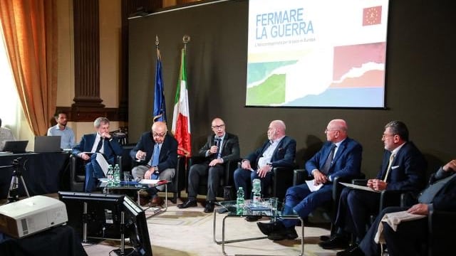 "Invio di armi sia connesso a una proposta di pace": la ricetta per evitare l'escalation