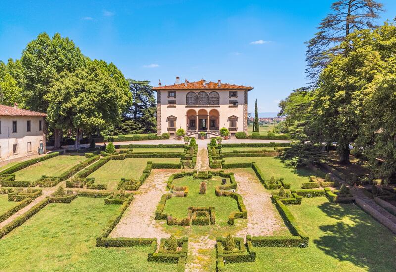 In vendita la villa degli Agnelli tra Firenze e Pisa 3