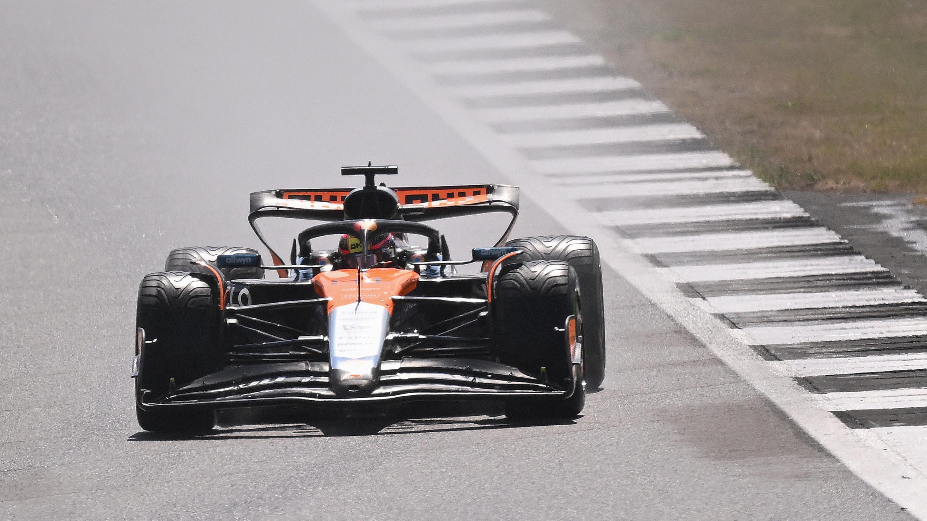 F1, caos pioggia a Silverstone. Norris batte Piastri, Hamilton sfiora il podio