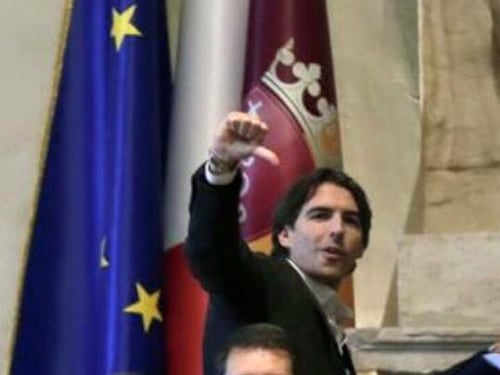 Il “moderato” Onorato si fa ospitare alla Camera dal M5s