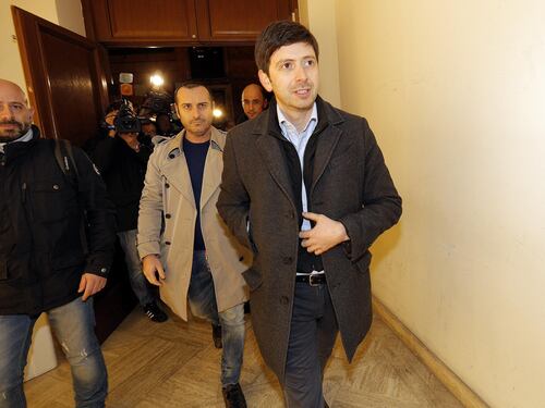 Il Pd si spacca sull'Italicum. I bersaniani dicono no a Renzi