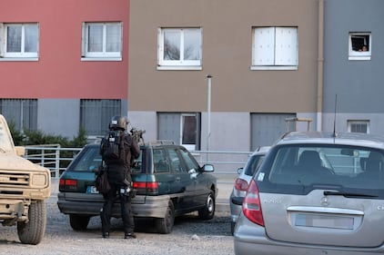 I gendarmi entrano in azione a Trèbes 5