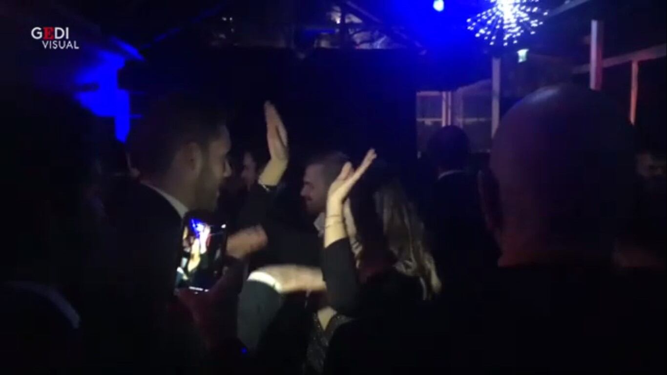 Dal balcone di Palazzo Chigi alla discoteca Per i grillini al potere è sempre festa