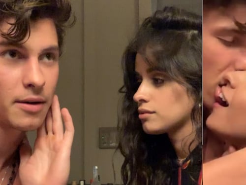 Shawn Mendes bacia con passione Camila Cabello e spegne gli hater