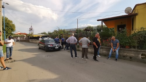 Coppia trovata morta nel Napoletano: i carabinieri sul posto 9