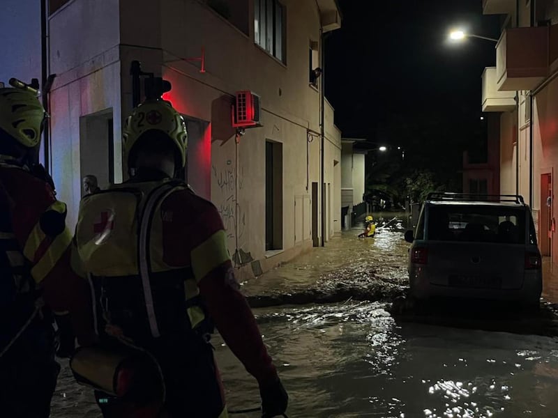 Danni e paura nelle Marche: l'alluvione travolge intere città 2