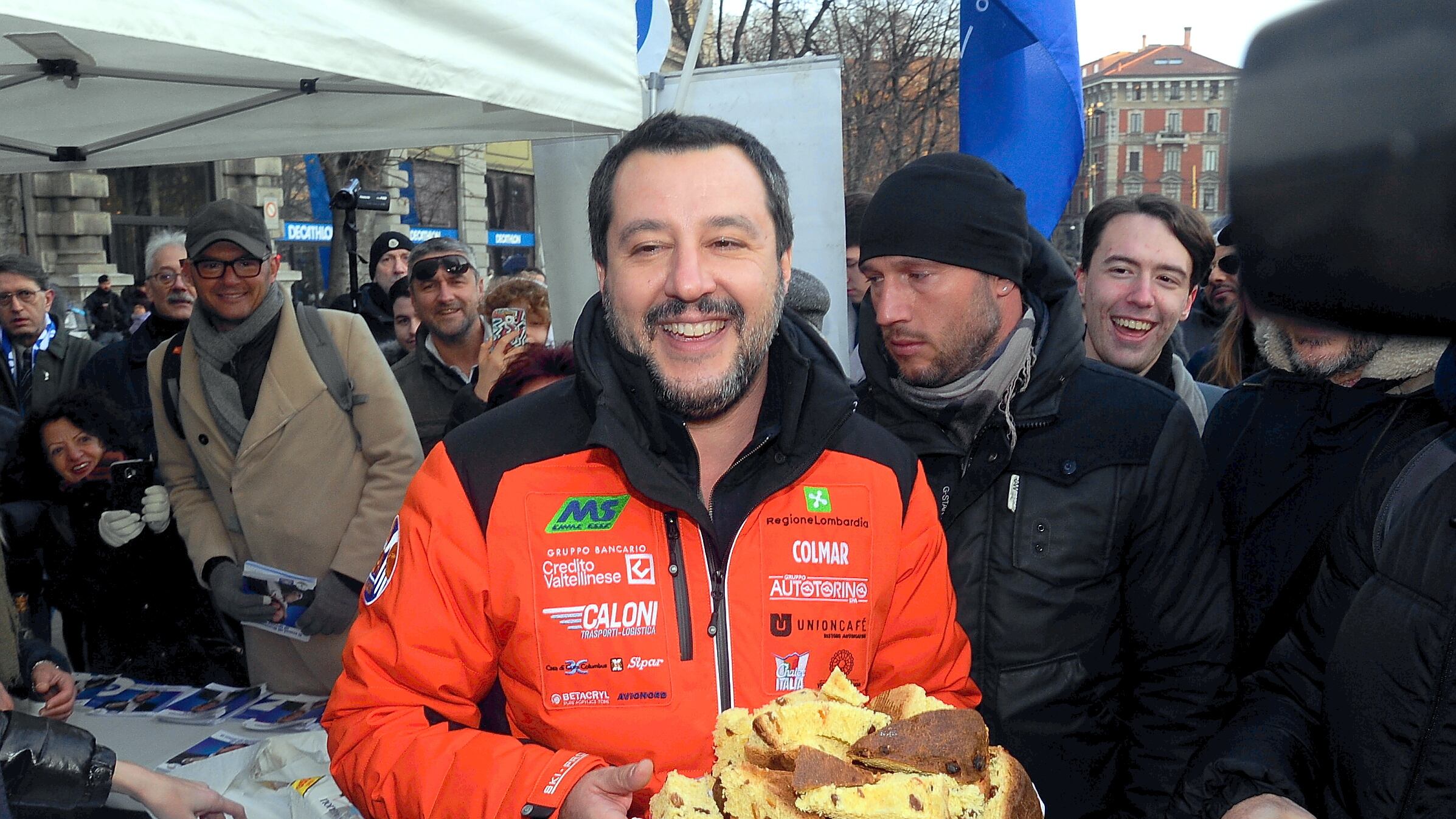 Renzi e il flop in tv, Salvini: "Battuto pure dalla Signora in Giallo"