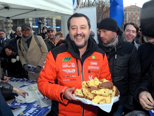 Renzi e il flop in tv, Salvini: "Battuto pure dalla Signora in Giallo"