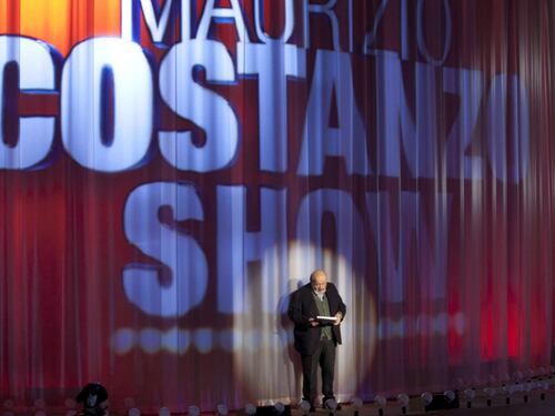 Il Maurizio Costanzo Show torna in scena, ma "state boni" con il trash