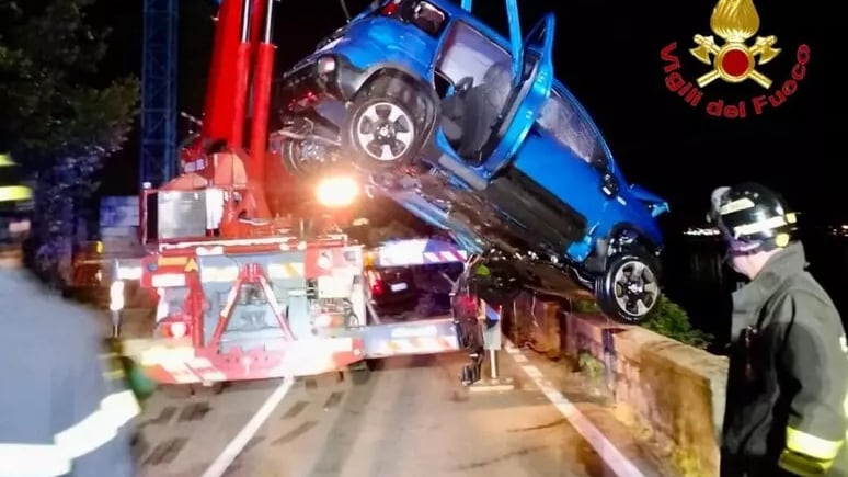 Marocchino ubriaco provoca incidente e fugge: auto finisce nel lago di Como, muore 37enne, tre feriti
