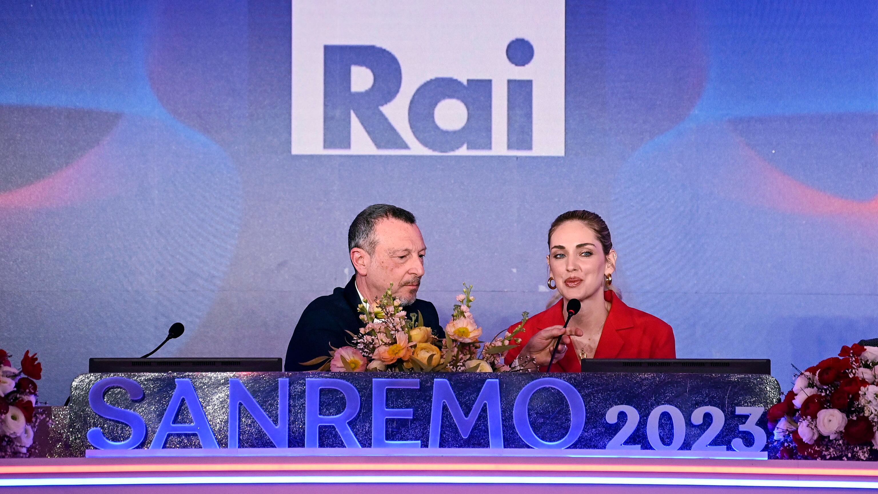 Ferragni figura indegna, ninna nanna Mattarella e Benigni: quindi, Sanremo...