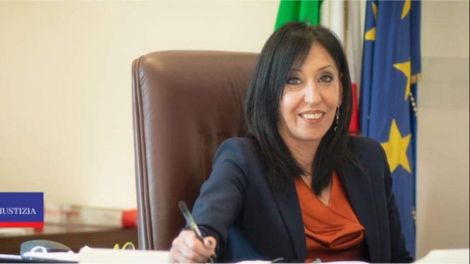 "Ha visto il video di Grillo Jr?". Salvini chiede le dimissioni della sottosegretaria