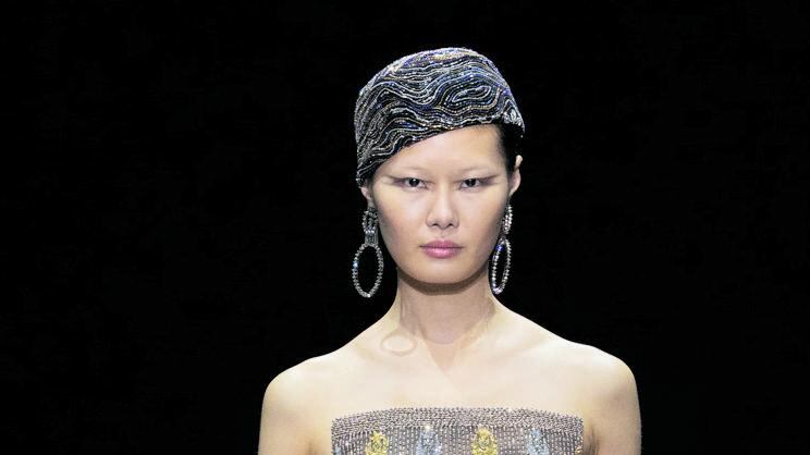 Il made in Italy torna alle sue radici e con Armani è eleganza pura
