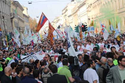 La Lega contro l'immigrazione: "Stop invasione" 13