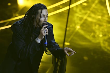 Sanremo 2024: ecco il look della quarta serata del Festival di Ghali 5