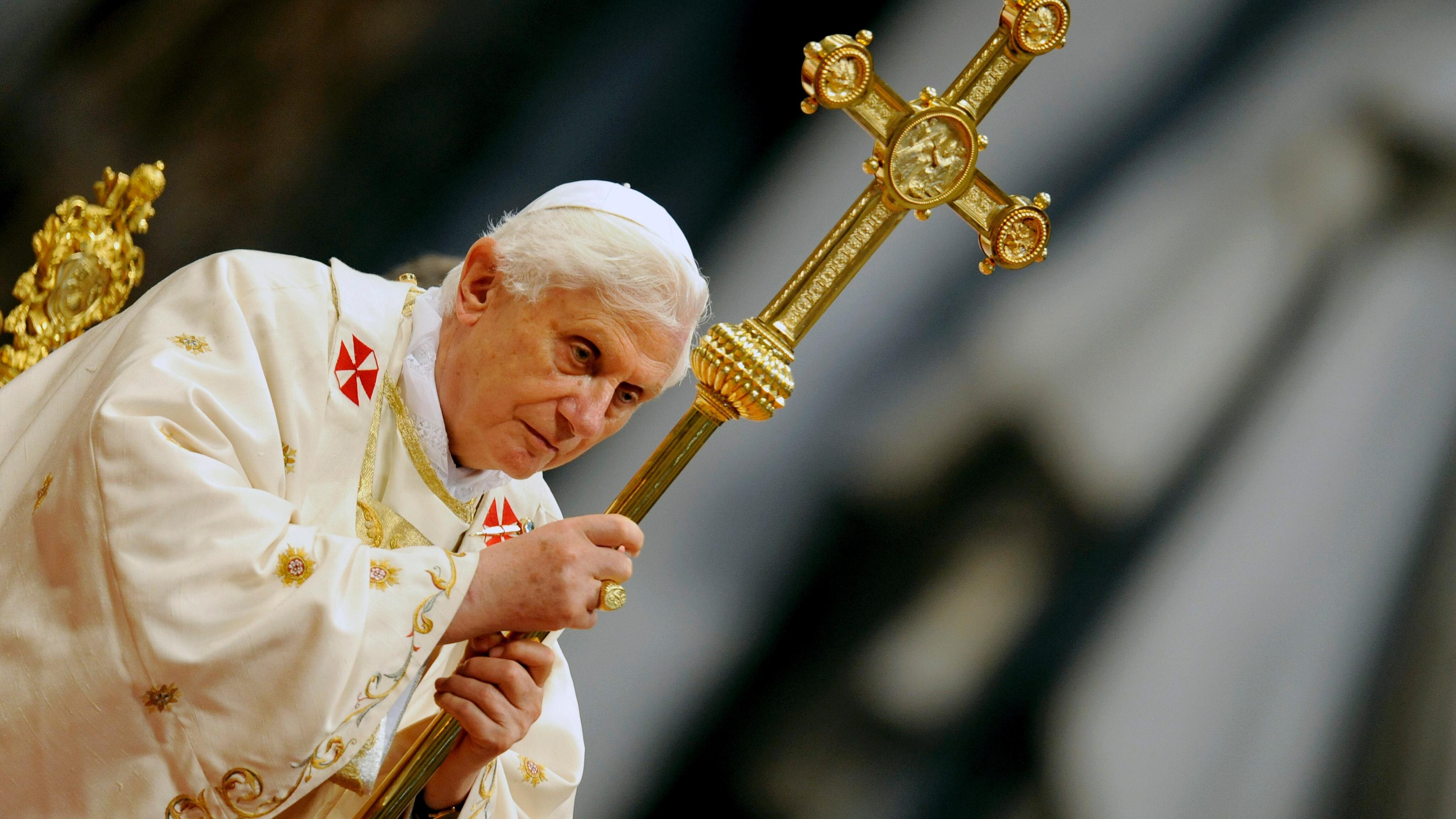 "Mai abrogata". Così Benedetto XVI ha salvato la Messa in latino