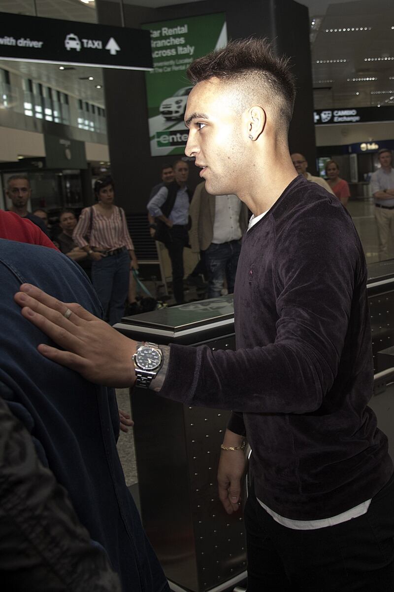 Inter, Lautaro Martinez sbarca a Milano: le foto del giovane attaccante nerazzurro 4