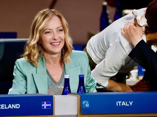 Meloni: "Fieri del sostegno all'Ucraina". Dilemmi della Lega sulle armi difensive