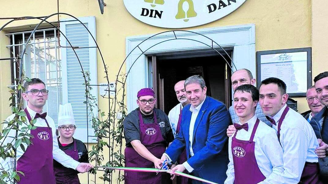 Tra i tavoli della locanda ci sono i ragazzi disabili