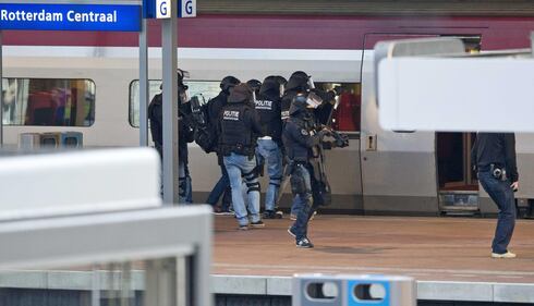 Rotterdam, l'arresto del sospetto terrorista in stazione 4