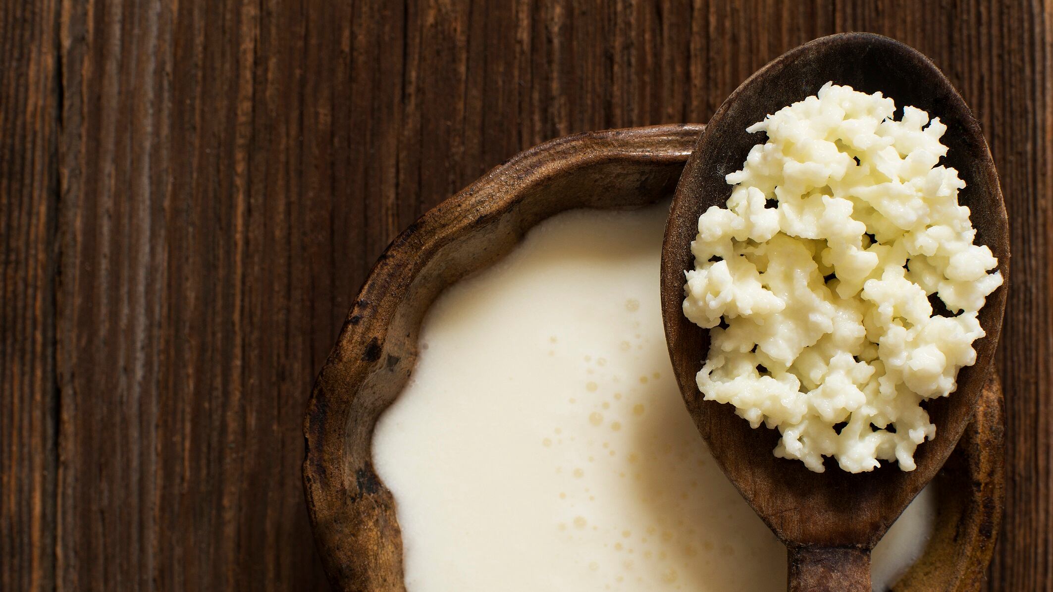 Kefir: cosa succede se lo bevi la sera e come prepararlo