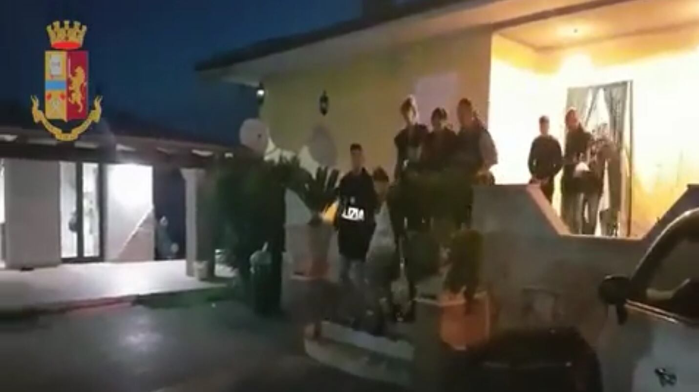 Roma, le ladre rom che adescavano gli anziani per rapinarli