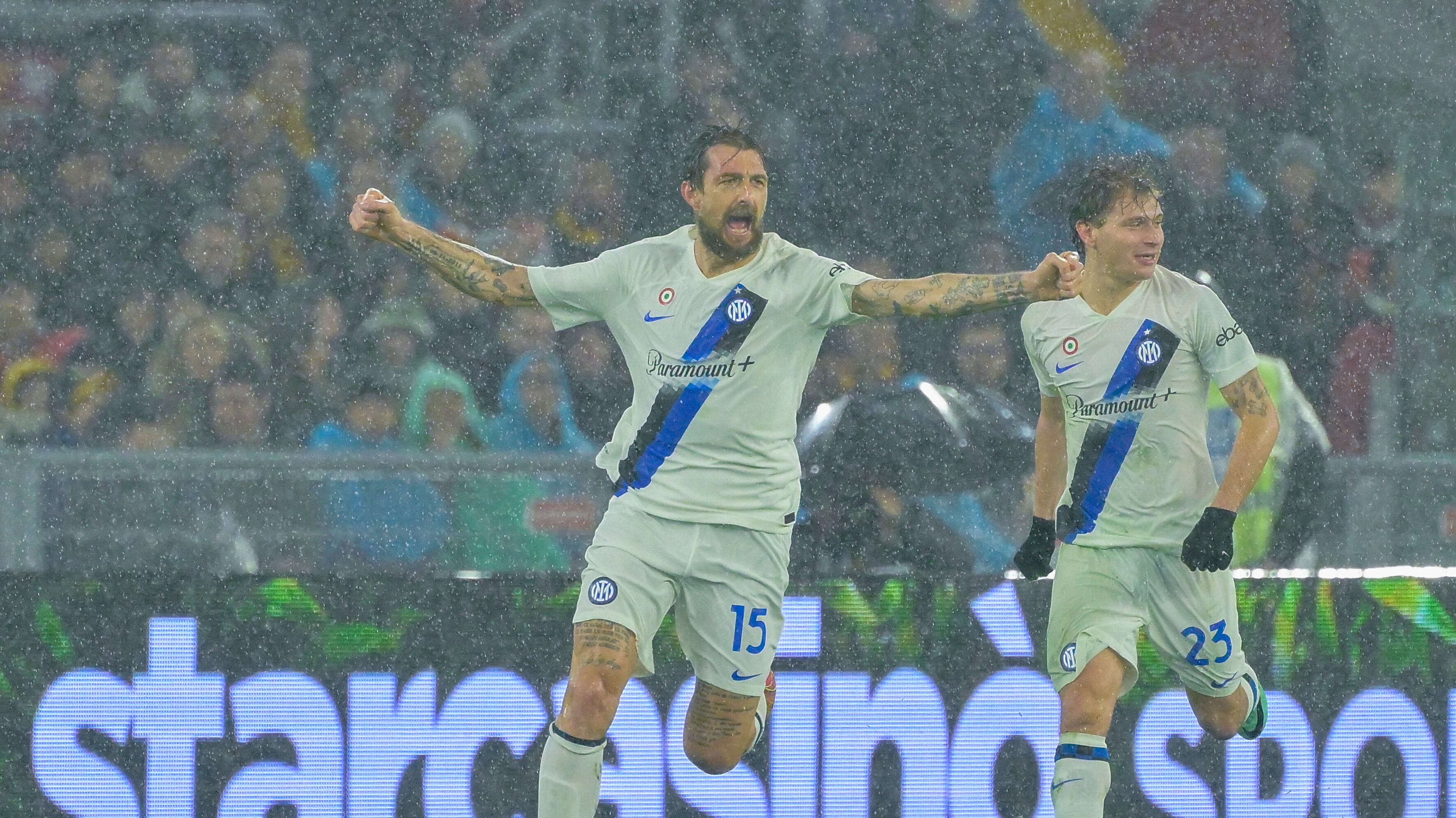 Acerbi segna e poi mostra il dito medio ai tifosi della Roma: il gesto choc