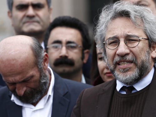 Turchia, direttore di Cumhuriyet condannato a cinque anni
