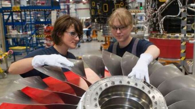 Sciopero e contratti, il governo studia l'offensiva d'autunno. Cisl: legge impropria e dannosa