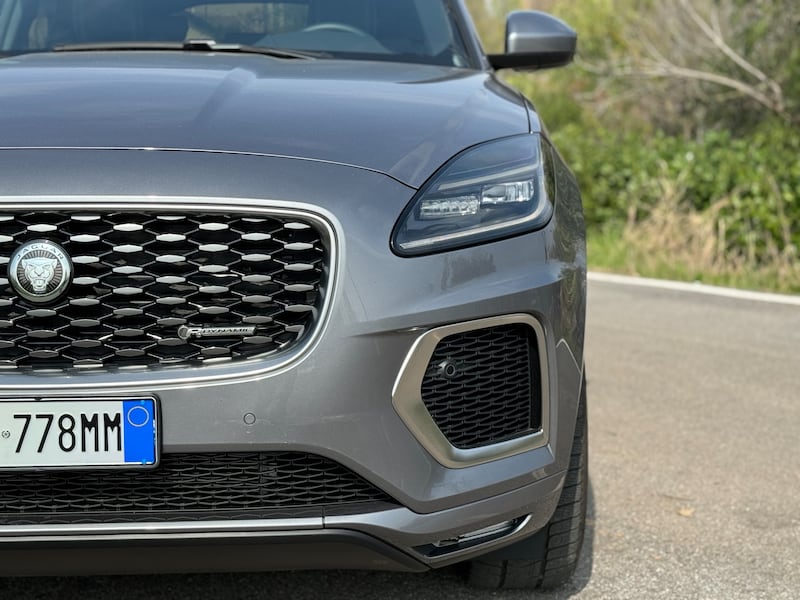 Jaguar E-Pace P300e PHEV: guarda la gallery del SUV premium plug-in 4